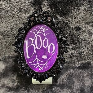 Bath & Body Works ‘BOO’ light-up Wallflower
